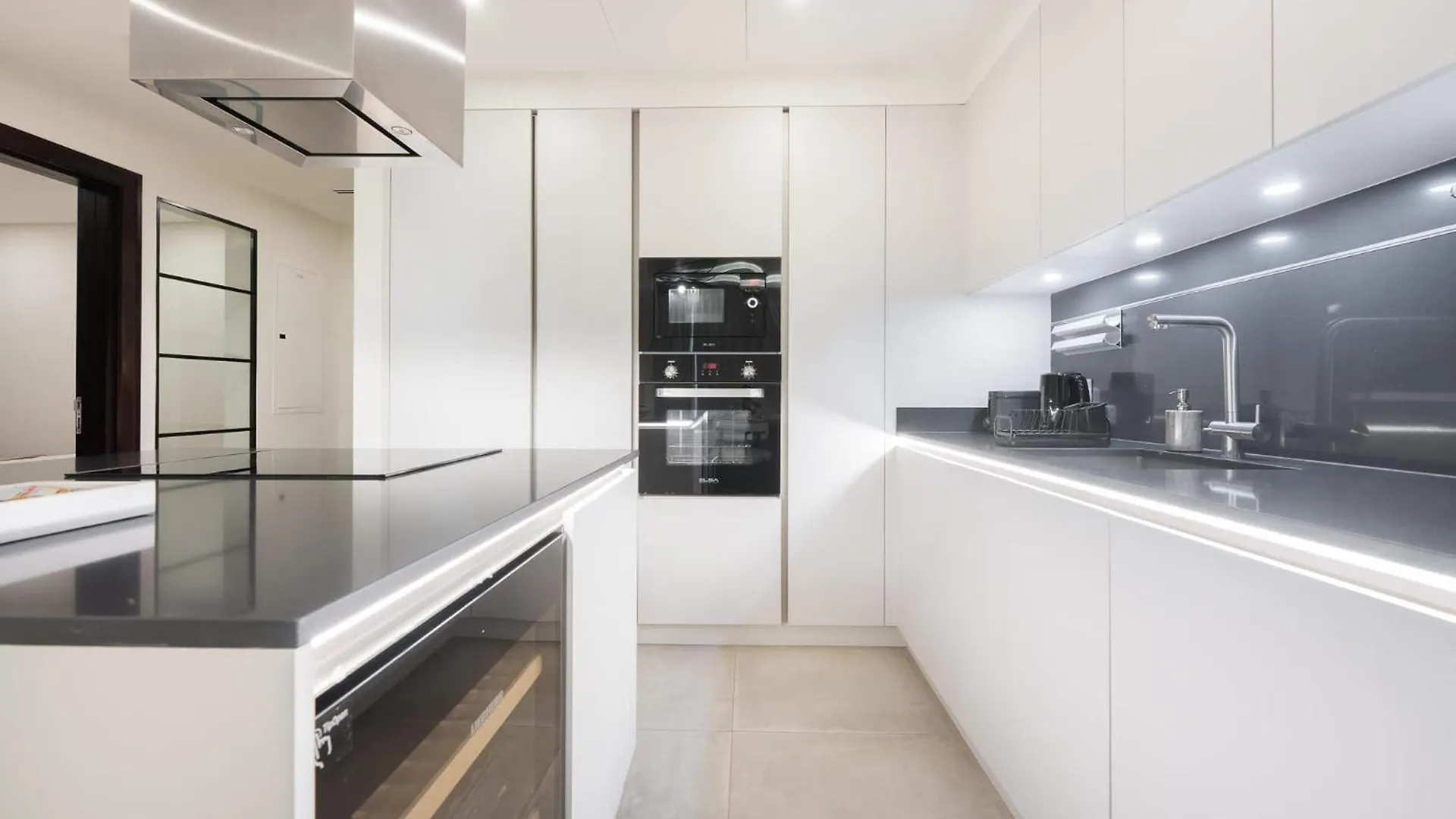 Luxury 2Br Apartment With Full Burj Khalifa View 2-Min Walk To Dubai Mall United Arab Emirates